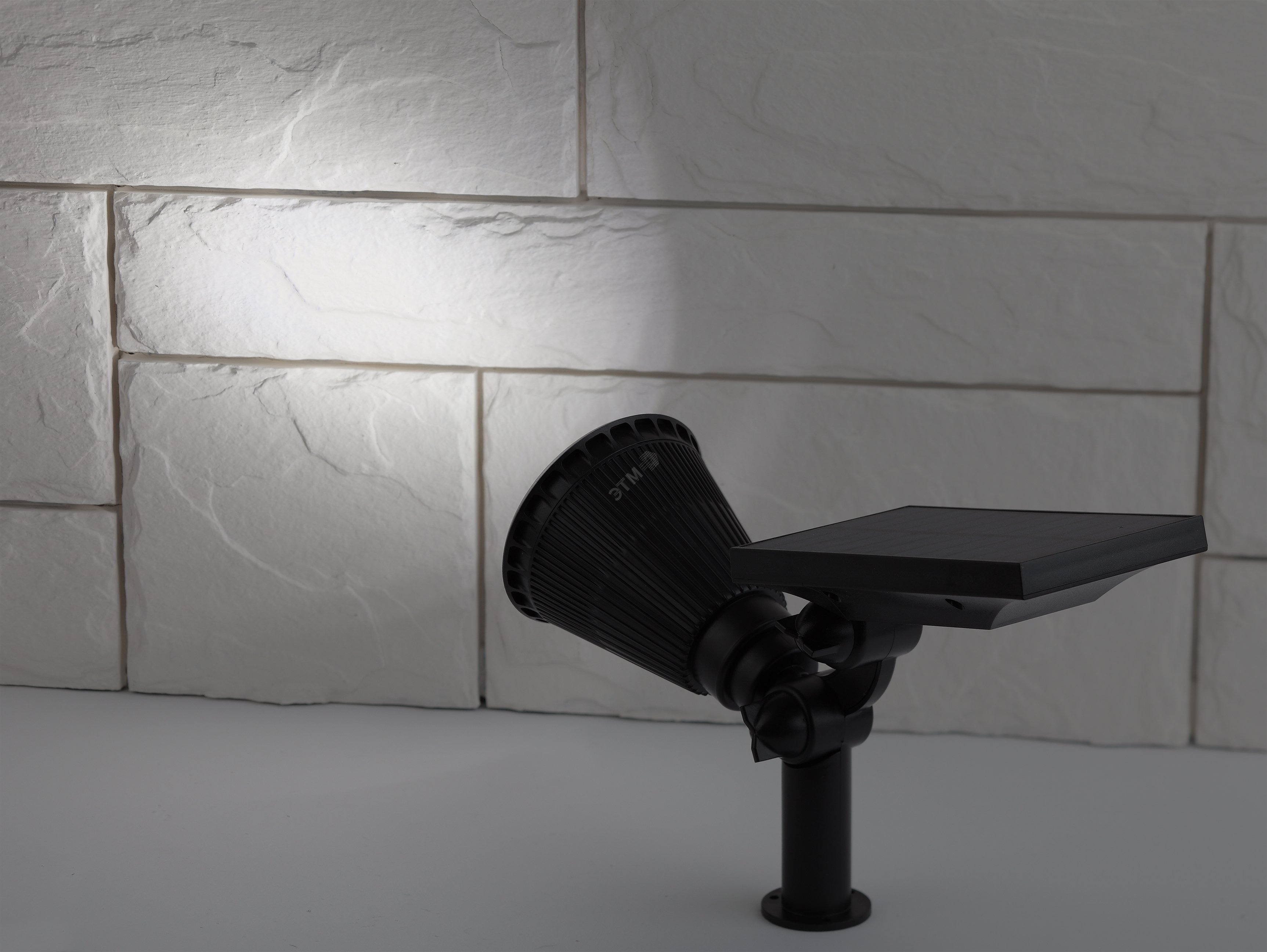 Светильник садовый 4 LED на солнечной батарее ERASP024-10